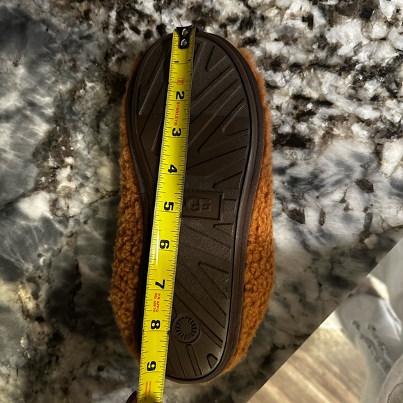 Plushy Ugg Slippers - Picture 5 of 5